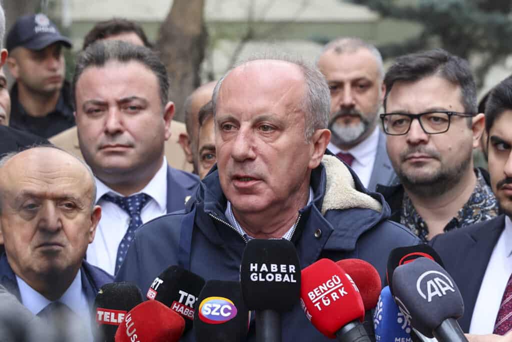 Muharrem İnce, 'son' dese de açıklamalarını sürdürdü. (AA)