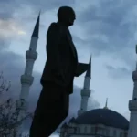 20230418-cami camii bayrak ataturk-reuters arsiv