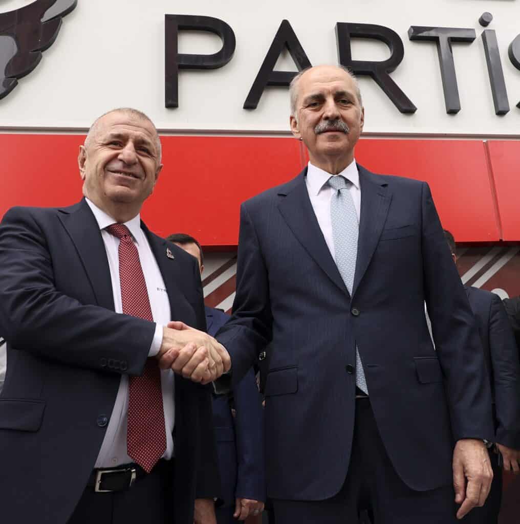 Ümit Özdağ ve Numan Kurtulmuş. (AA)