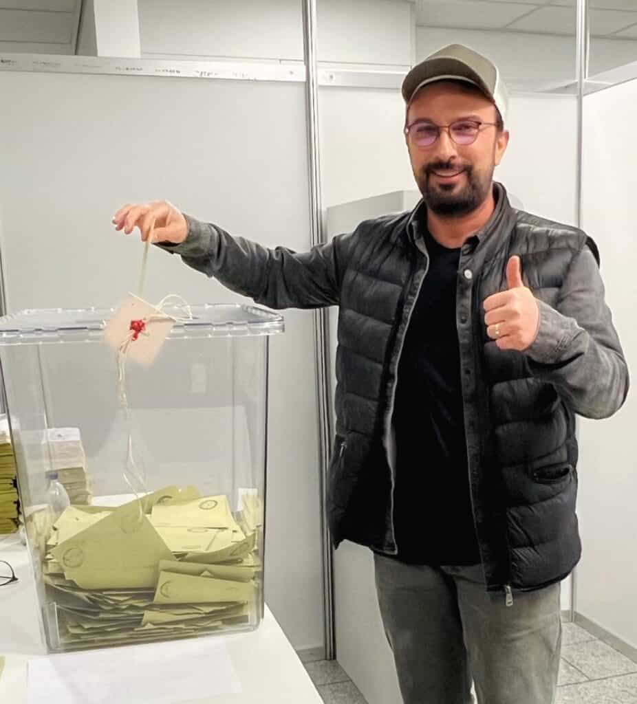 Tarkan, oyunu kullandı. (Twitter)