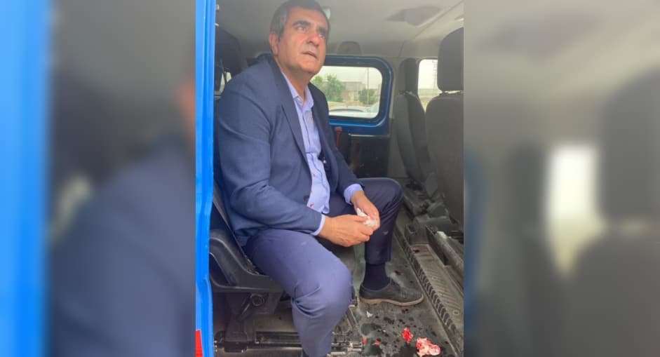 Ali Şeker darp edildi. (Twitter)