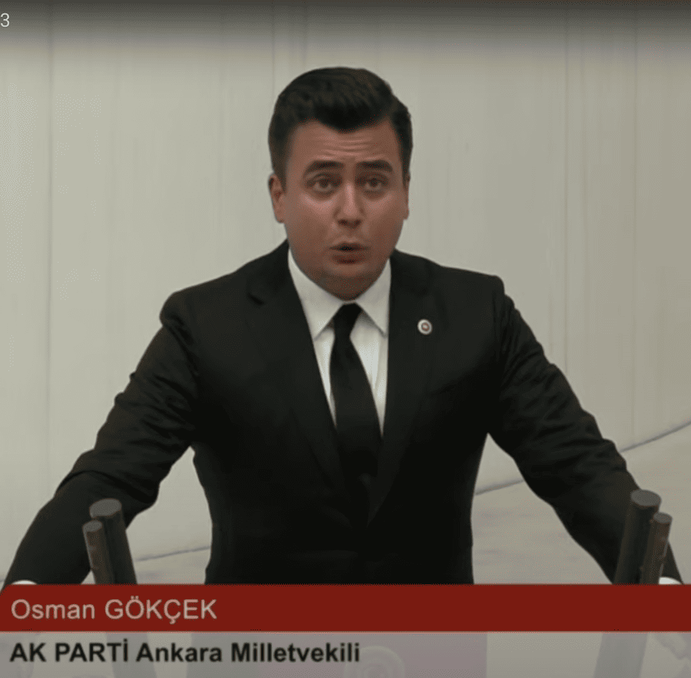 Osman Gökçek, milletvekili yeminini okuyamadı. (YouTube)