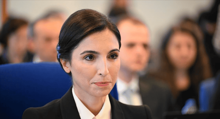 Hafize Gaye Erkan, Kanadalı bir şirkette işe başlamış