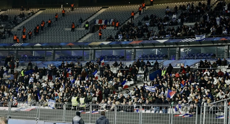 Olaylı Ajax-Maccabi maçı ardından Paris'te İsrail ve Fransa milli takımları karşılaştı. Tribünlerdeki çatışma nedeniyle 40 kişi gözaltına alındı.