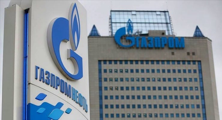 Avusturya Başbakanı Karl Nehammer, Rus enerji şirketi Gazprom'un yarından itibaren ülkesine doğal gaz tedarikini keseceğini duyurdu.