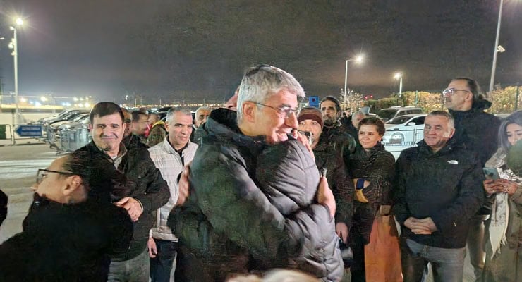 Şair İlhan Sami Çomak 30 yıl sonra tahliye edildi
