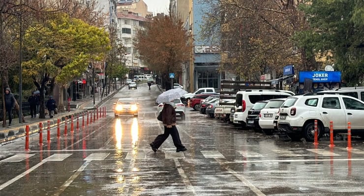 32 ilde yağış bekleniyor: 12'sine sarı kodlu uyarı