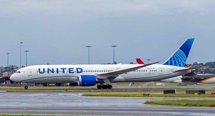 Darısı başımıza: United Airlines, kulaklık tak ya da uçaktan in diyor 