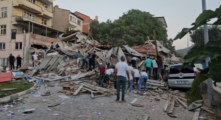 Sındırgı'da 'olağandışı depremler': Okan Tüysüz üç ihtimali işaret etti