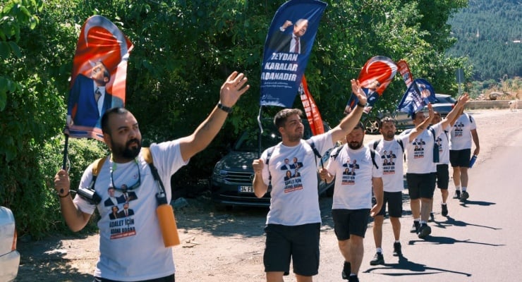 'Özgürlük yürüyüşü': Adana'dan Silivri'ye yürüyen CHP'li gençler Ankara'ya ulaştı