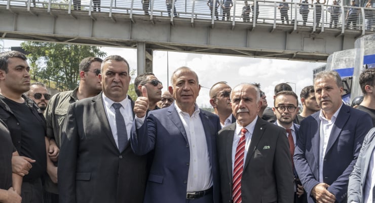 Gürsel Tekin CHP İstanbul il binası önünde: Bağıranlar CHP'li değil - Diken