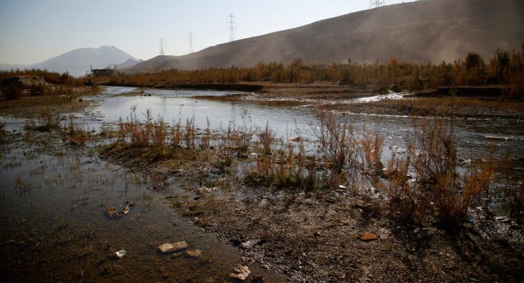 İran'da tarihi kuraklık: Hükümet bulut 'aşılıyor', halk yağmur duasında