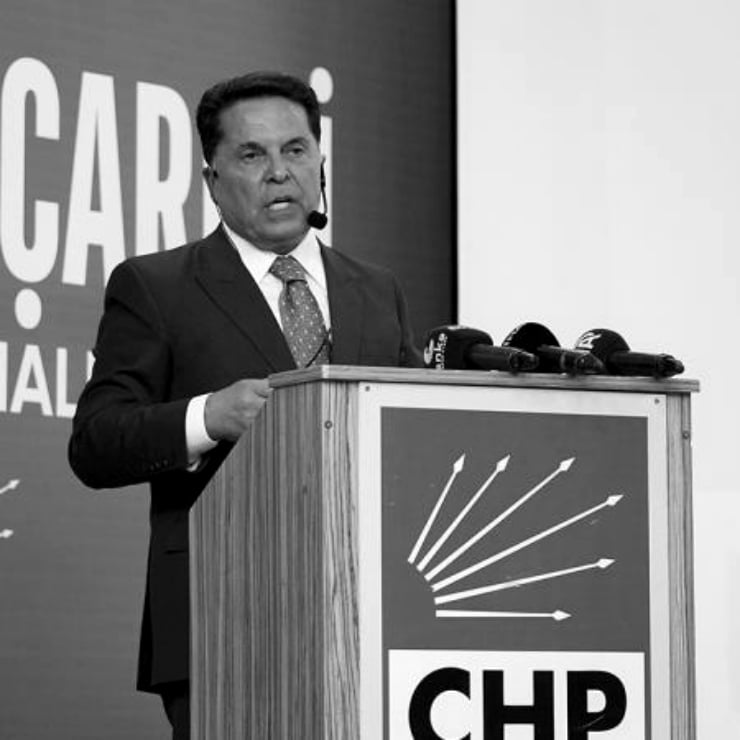 Ahmet Özer hakkında sekiz ay hapis cezası - Diken