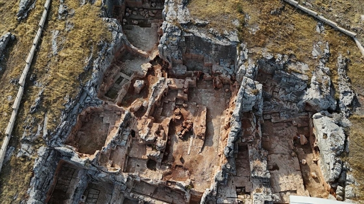 Perre Antik Kenti'nde Roma dönemine ait yaşam alanı ortaya çıktı