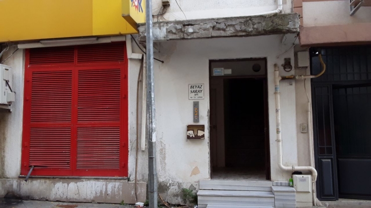 Kocaeli'de bir bina daha boşaltıldı