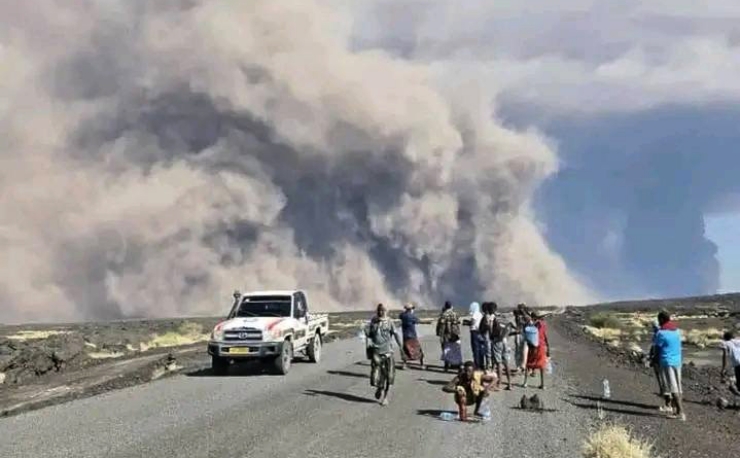 Etiyopya'daki Hayli Gubbi Yanardağı 12 bin yıl sonra ilk kez patladı