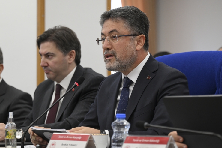 Tarım bakanı: Hektara pestisit kullanımı Japonya'da 10, ülkemizde 2,4 kilo