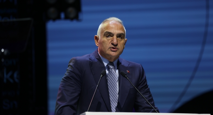 Ayasofya Camisi'ne giren iş makineleri hesapla belirlenmiş