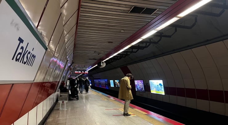 İstanbul metrosuna 8 Mart kısıtlaması