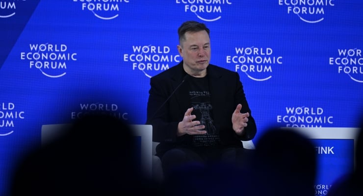 Elon Musk: Ay'da Şehir Kurma Hedefi ve Mars'a Yolculuk Zamanlamaları