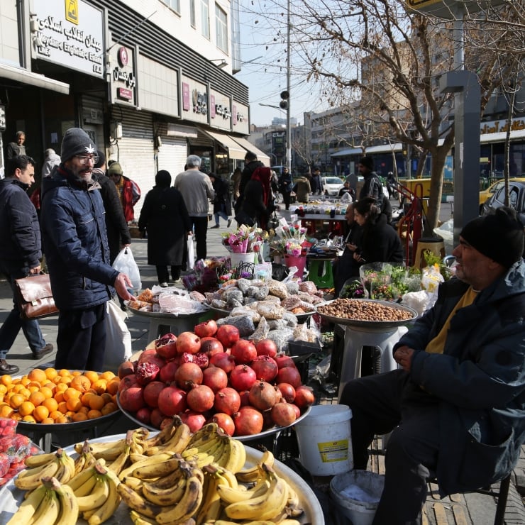 İran'da dolar tarihin en yüksek seviyesinde - Dike…