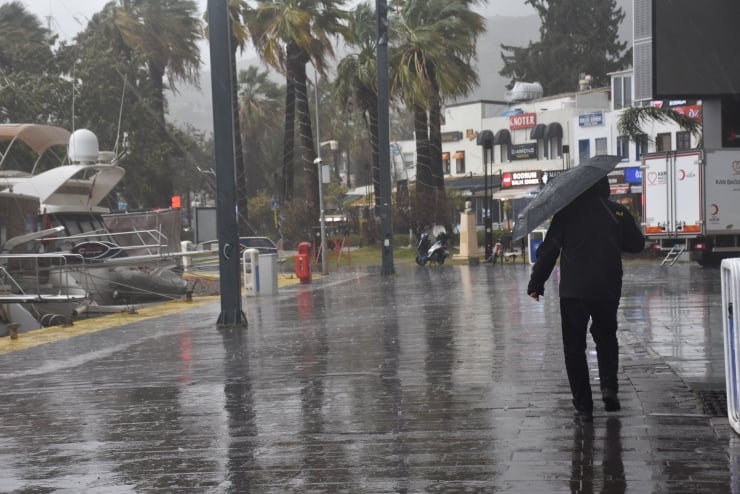 Fırtına ve sağanak geliyor: 38 ile sarı kodlu uyarı