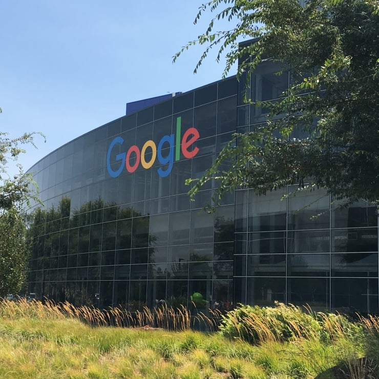 AB'den Google'a kendi uygulamasını öne çıkardığı için 890 milyon avro ceza
