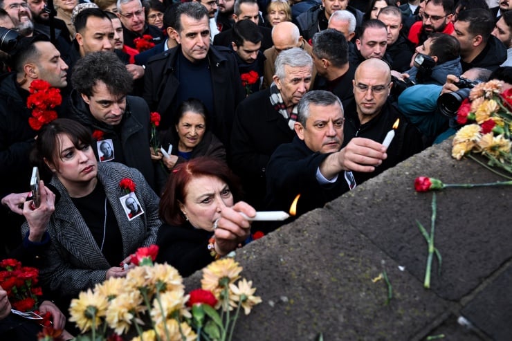 Uğur Mumcu suikastinin 33'üncü yılı: 'Türkiye siyasi tarihinin en karanlık sayfalarından' - Diken - 
                    1. Resim