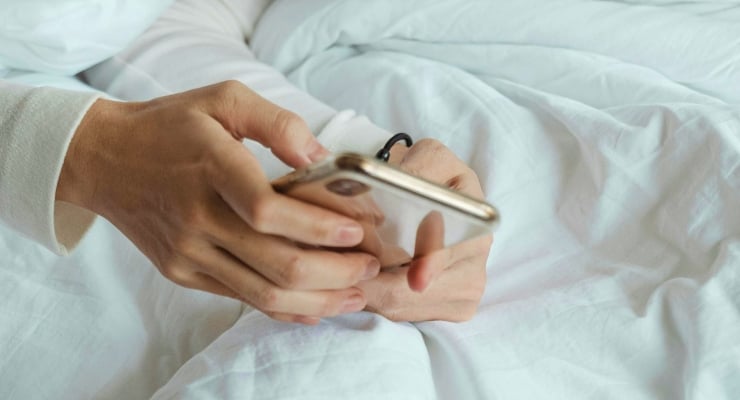 'ABD'de Üç Üniversitesi Öğrencisinden Birisi Seks Sürecinde Telefon Kullanıyormuş'