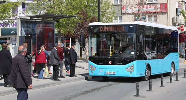'Toplu taşıma şampiyonu': 65 yaş üzeri vatandaş, bir yılda 3 bin 365 kez otobüse bindi