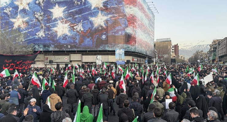 İran: Trump harekata kalkışırsa askerleri köpekbalıklarına yem olacak