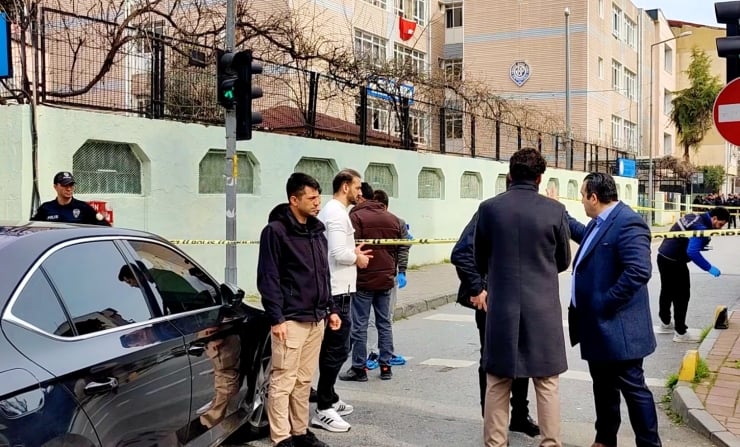 Fatih'te bir kadın sokakta yürürken öldürüldü
