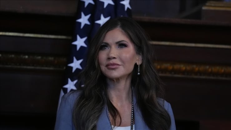 Trump, İç Güvenlik Bakanı Kristi Noem'i görevden aldı