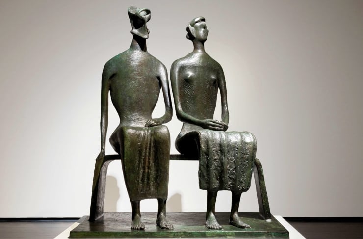 'Kral ve kraliçe' heykeli 26,3 milyon sterline satıldı