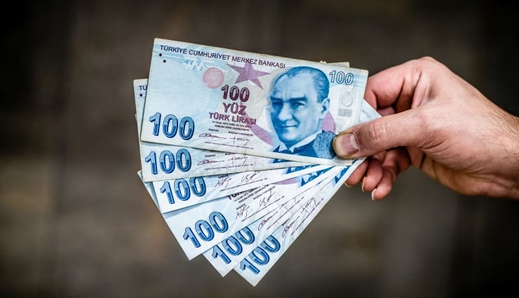 Türk lirasının korunma maliyeti sekiz ayın en yüksek seviyesinde