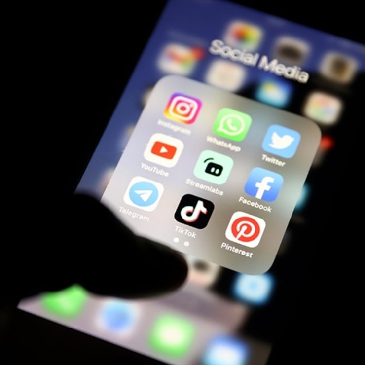 'Doomscrolling'le nasıl başa çıkılır?