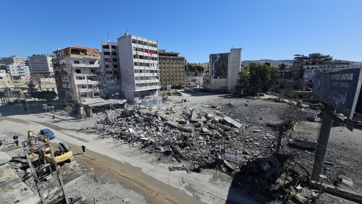 Lübnan resmi ajansı: İsrail, karadan işgal için Lübnan'ın güneyinde ilerliyor