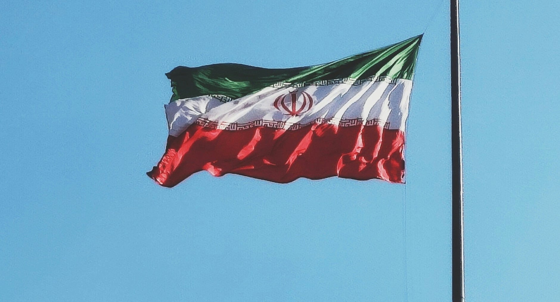 İran körfez ülkelerinde yaşayanlara mesaj yolladı: Telefonlarınızı şarj edin