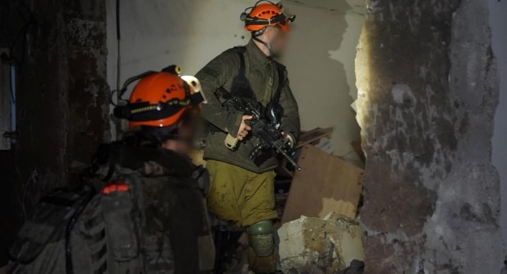 İran, İsrail'in Dimona Nükleer Santrali bölgesini vurdu: 31 kişi yaralı