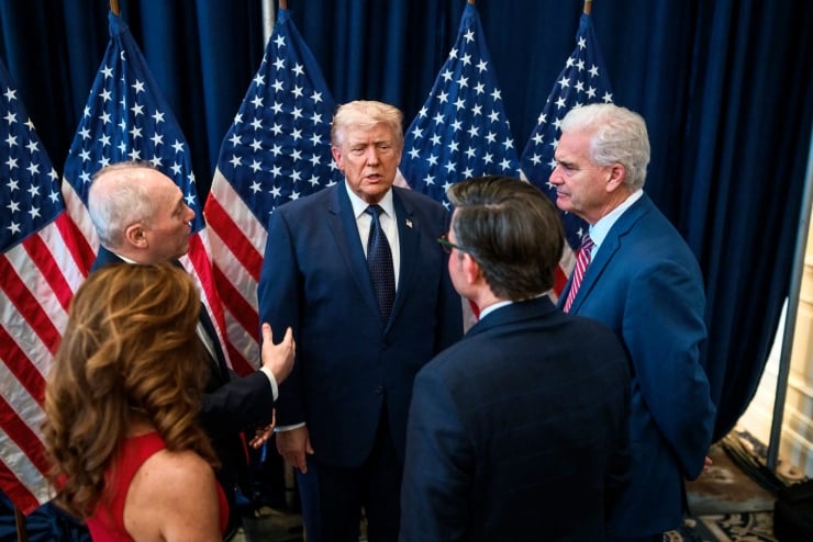 ABD'li senatör Murphy: Trump panik moduna girdi