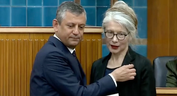 Emine Ülker Tarhan, CHP'ye katıldı