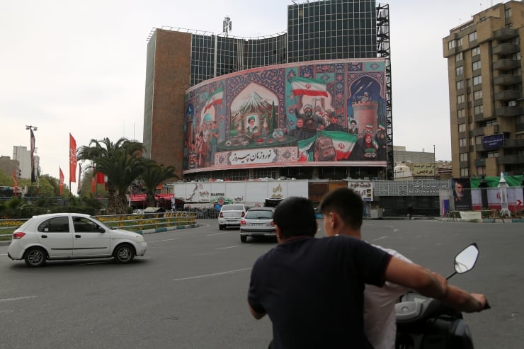 İran, 'vatanı savunma'ya çocukları da çağırdı