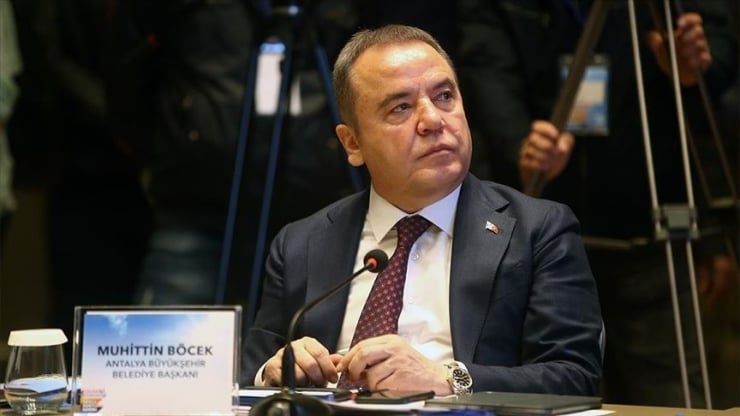 Muhittin Böcek: Adaylık için bir kuruş verdiysem şerefsizim