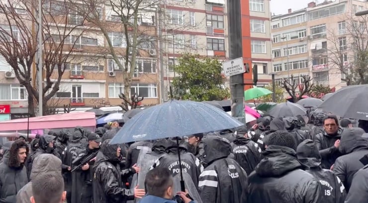 'Gazetecilere özgürlük' yürüyüşüne polis engeli