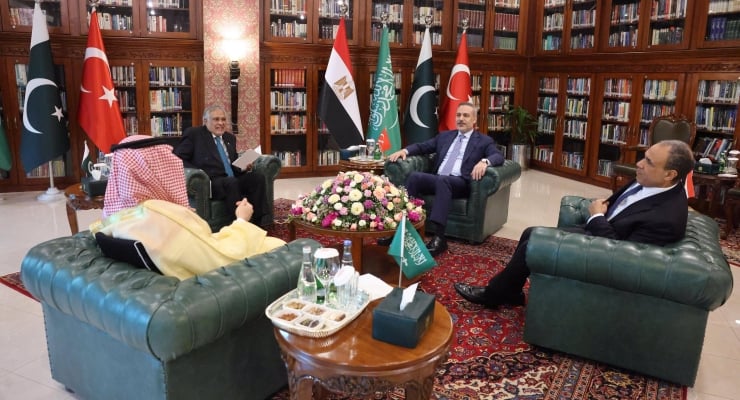 Pakistan'da Türkiye'nin de katılımıyla 'İran' toplantısı