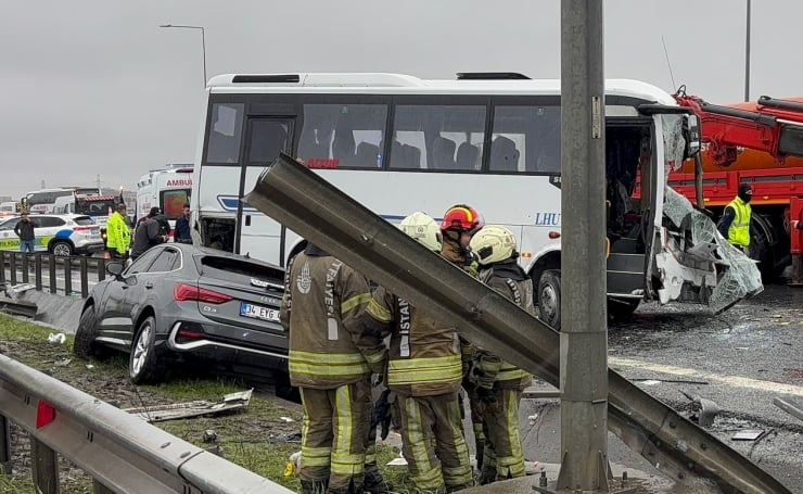 Servis aracı kazası: Kalbi yeniden çalıştırılan polis hayatını kaybetti