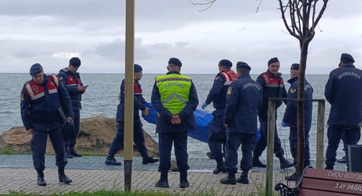 Ordu'da 'bir cihaz' kıyıya vurdu: İnsansız hava veya deniz aracı olabilir