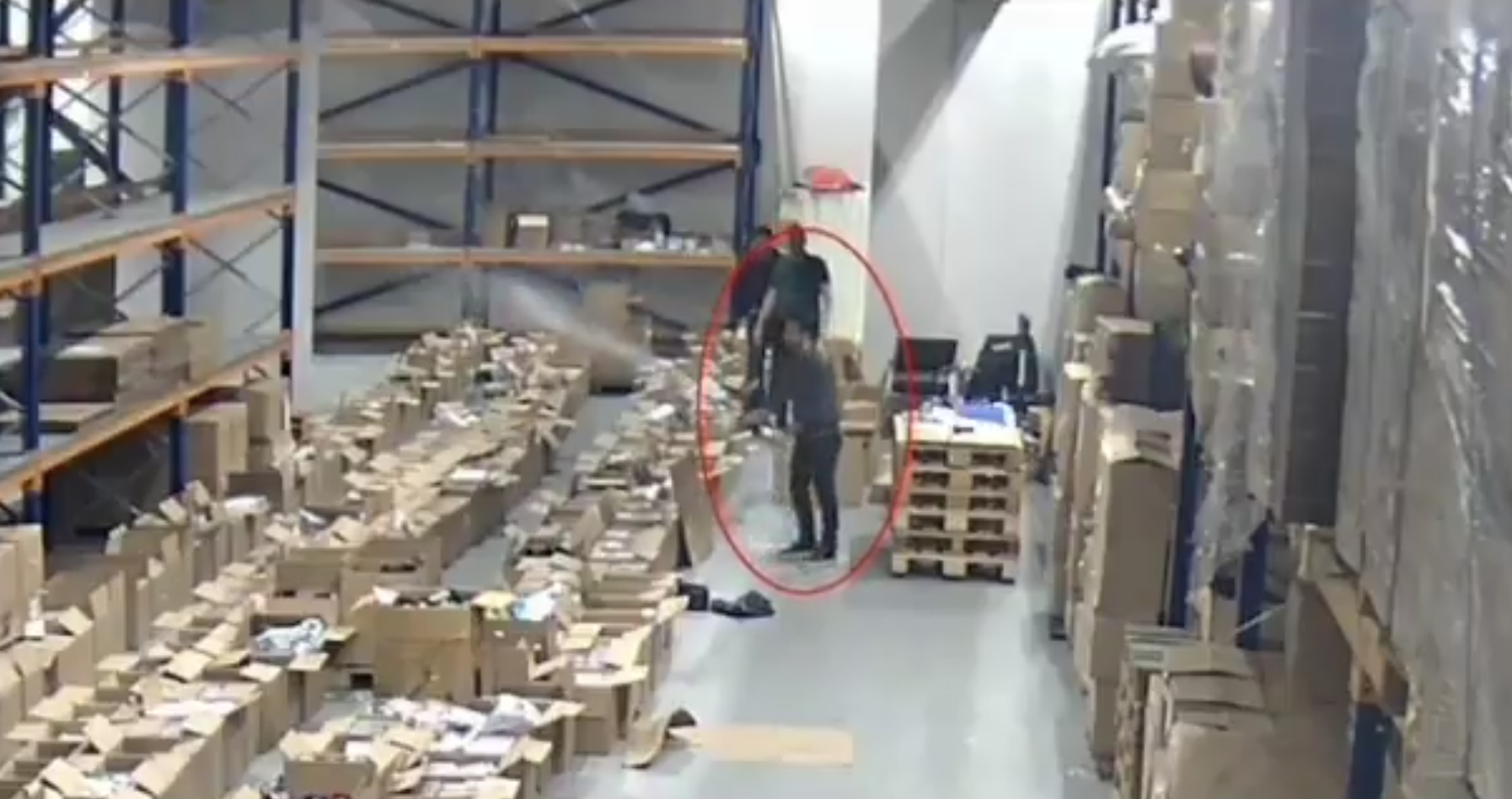 İstanbul Havalimanı'nda yolsuzluk: Gümrükten ürün çalıp satan dört personel yakalandı