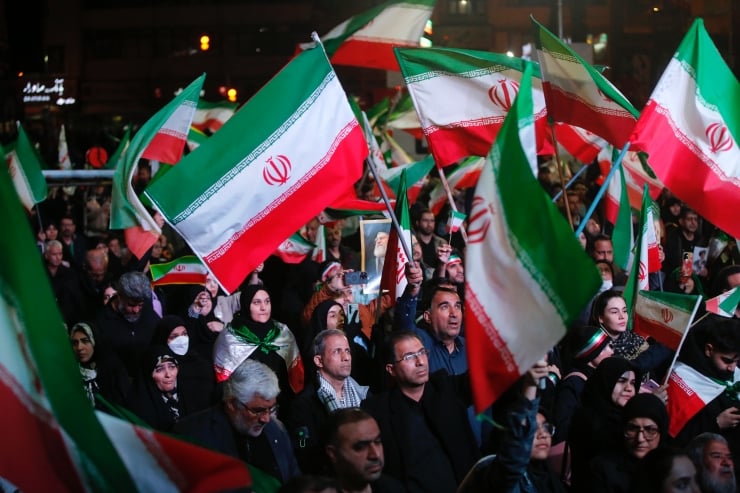 İran'dan ABD'ye: 7 milyon kişi silah kuşanmak için gönüllü oldu, gelin bekliyoruz