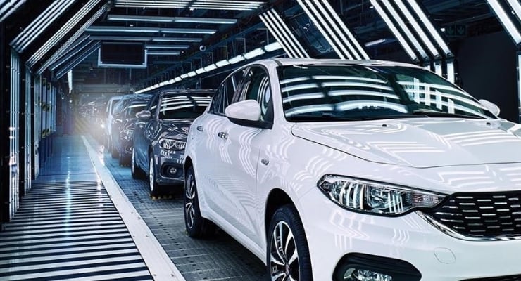 Sıfır araçta 'hizmet bedeli': Mahkeme iadesine karar verdi